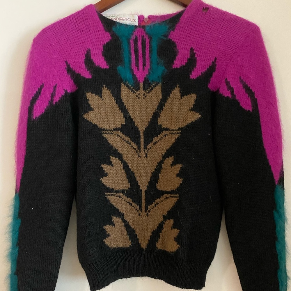 VINTAGE SWEATER